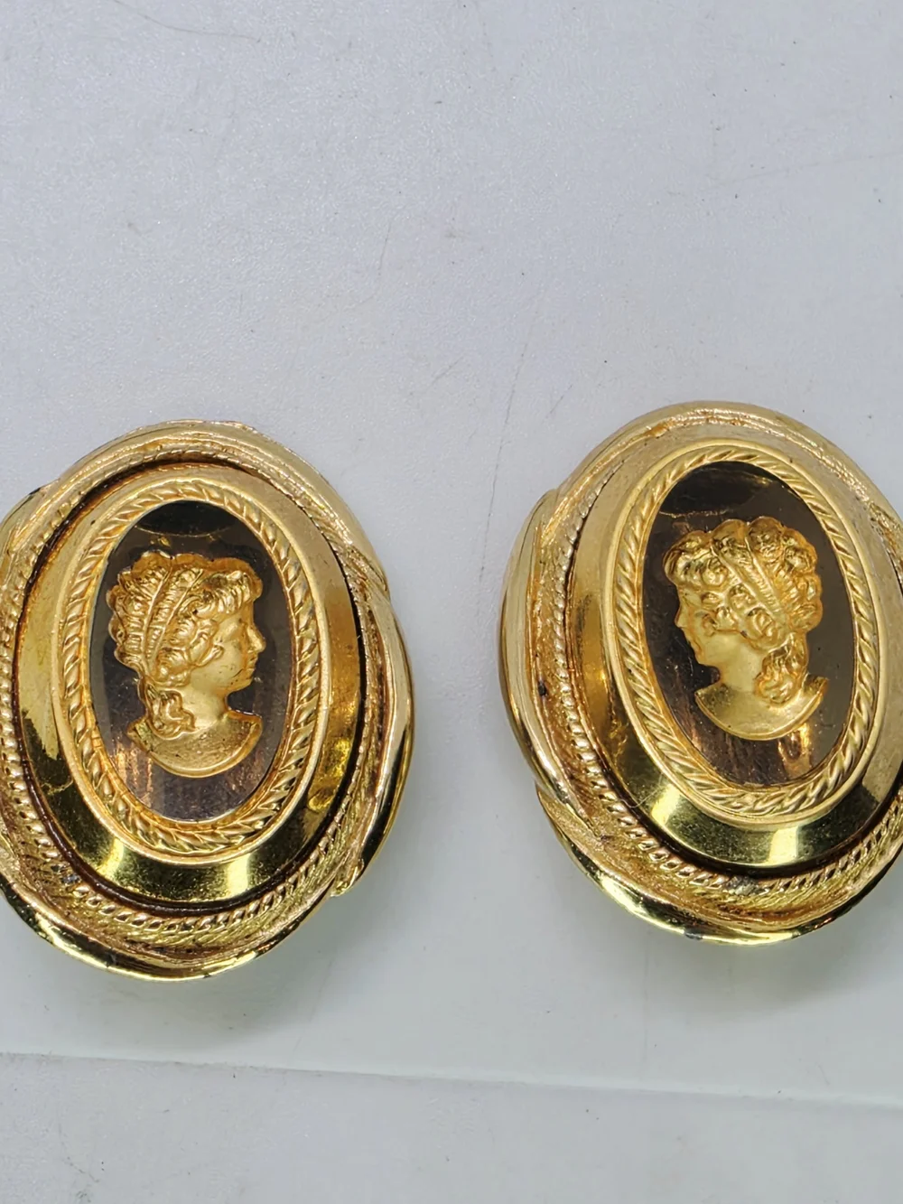 Vintage Gold Tone Glass Topaz Intaglio Reverse Carved Cameo Oval Clip Earrings